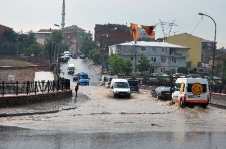 Sultanbeyli’de su baskını