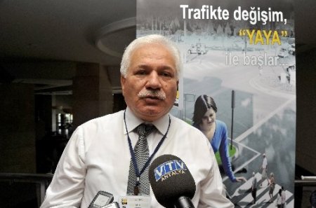 Sürücü kursları ve okullarda yaya önceliği anlatılacak