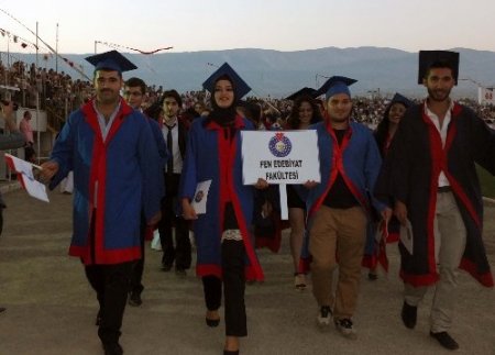 Sütçü İmam Üniversitesi 21. dönem mezunlarını uğurladı