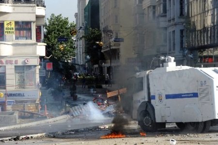 Taksim Meydanı'nda art arda müdahale