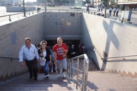 Taksim yaya trafiğine açıldı