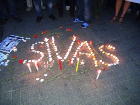 Taksim'de Sivas ve Gezi Parkı olaylarında ölenler anıldı