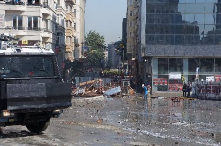 Taksim'deki gerginlik sürüyor