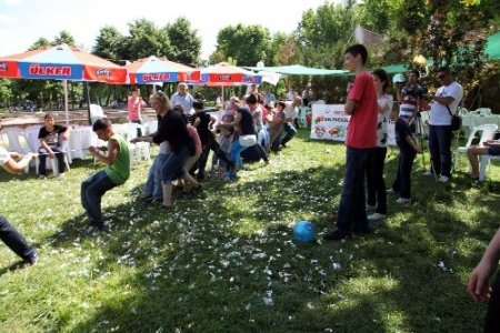 Talasemi hastası çocuklar piknikte gönüllerince eğlendi