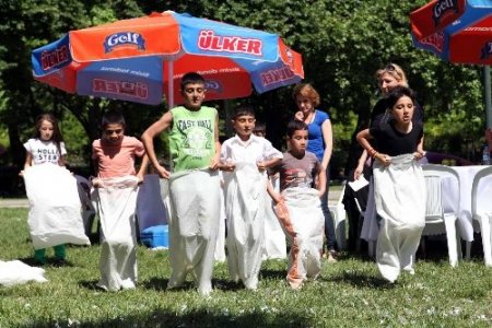 Talasemi hastası çocuklar piknikte gönüllerince eğlendi