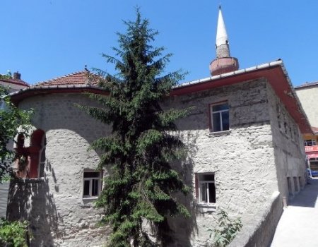 Tarihi Orhan Gazi Camii bakıma alındı