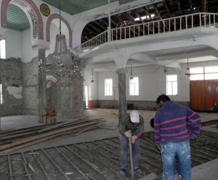 Tarihi Orhan Gazi Camii bakıma alındı