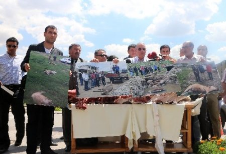 TBMM bahçesinde iskeletli basın toplantısı