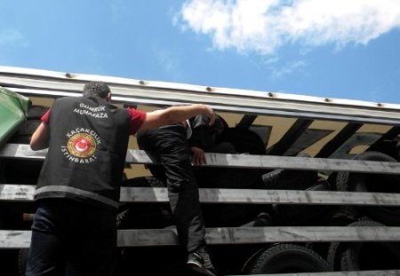 Tekerlekler arasındaki kaçak yolculuk,sınırda son buldu