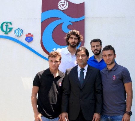 Trabzonspor, 4 futbolcu ile sözleşme imzaladı