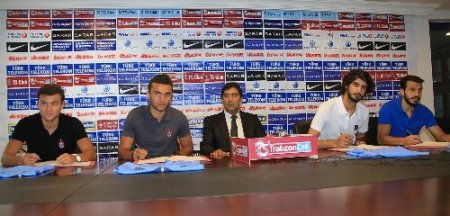 Trabzonspor, 4 futbolcu ile sözleşme imzaladı