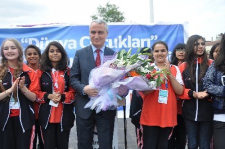 Türkçe sevdalıları Sincan'da coşkuyla karşılandı