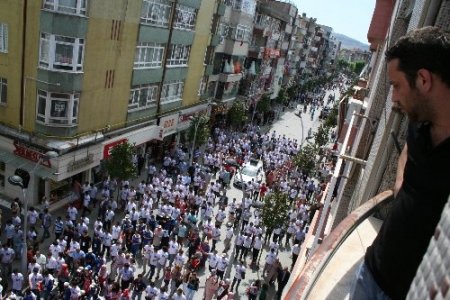 Türkçenin çocukları, Sakarya’da sevgi çemberine alındı