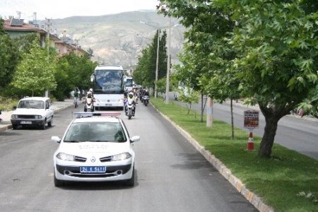 Türkçenin çocuklarına Erzincan’da coşkulu karşılama