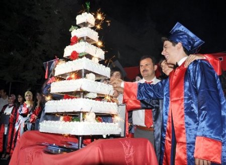 Ufuk Ortaokulu'ndan pastalı mezuniyet kutlaması