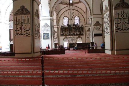 Ulu Cami'de Ramazan öncesi detaylı temizlik