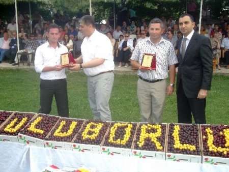 Uluborlu Kiraz Festivali'nin 37.'si büyük bir coşkuyla gerçekleştirildi