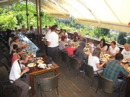 Ünye'de sevgi çiçeklerine şefkat eli uzandı