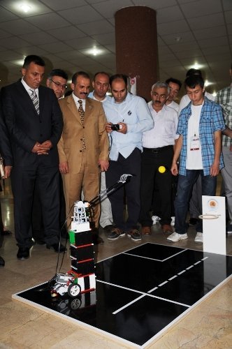 Üstün zekalı çocuklar Samsun'daki robot yarışında buluştu