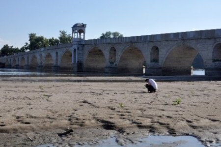 Vali Duruer: Meriç Nehri'nde İstanbul'a yetecek kadar kum var