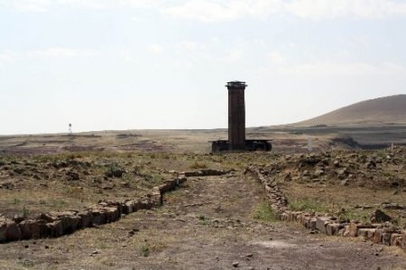 Vali Tepe: Ani Harabeleri'nde, 100 seneye restorasyon bitmez