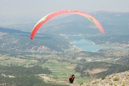 Yamaç Paraşütü Mesafe Yarışması Ön Dünya Kupası Çameli’nde başladı