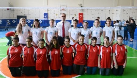 Yiğitler Kız Teknik ve Meslek Lisesi spor salonu hizmete açıldı