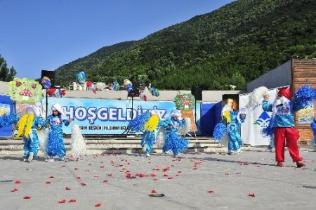 Yıldırım Belediyesi'nin okul öncesi eğitim sınıfından yılsonu gösterisi